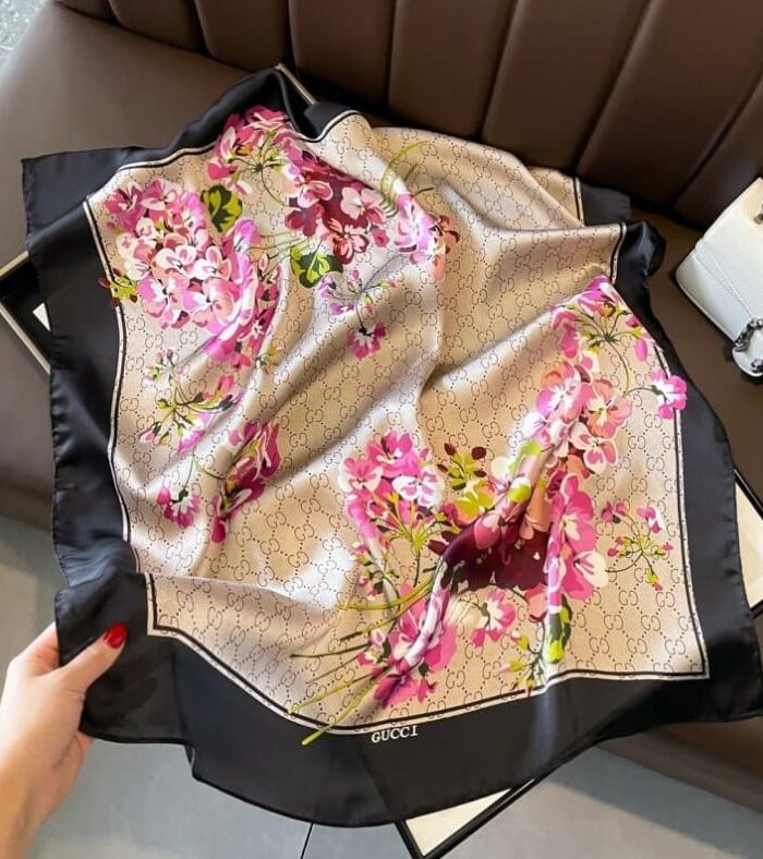 Black G' Scarf