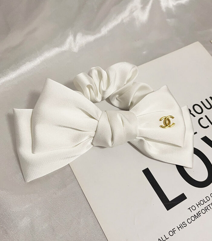 Ch' white hair tie