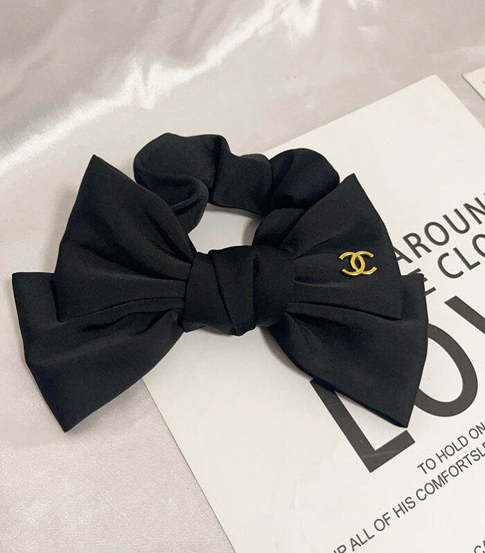 Ch' Black hair tie