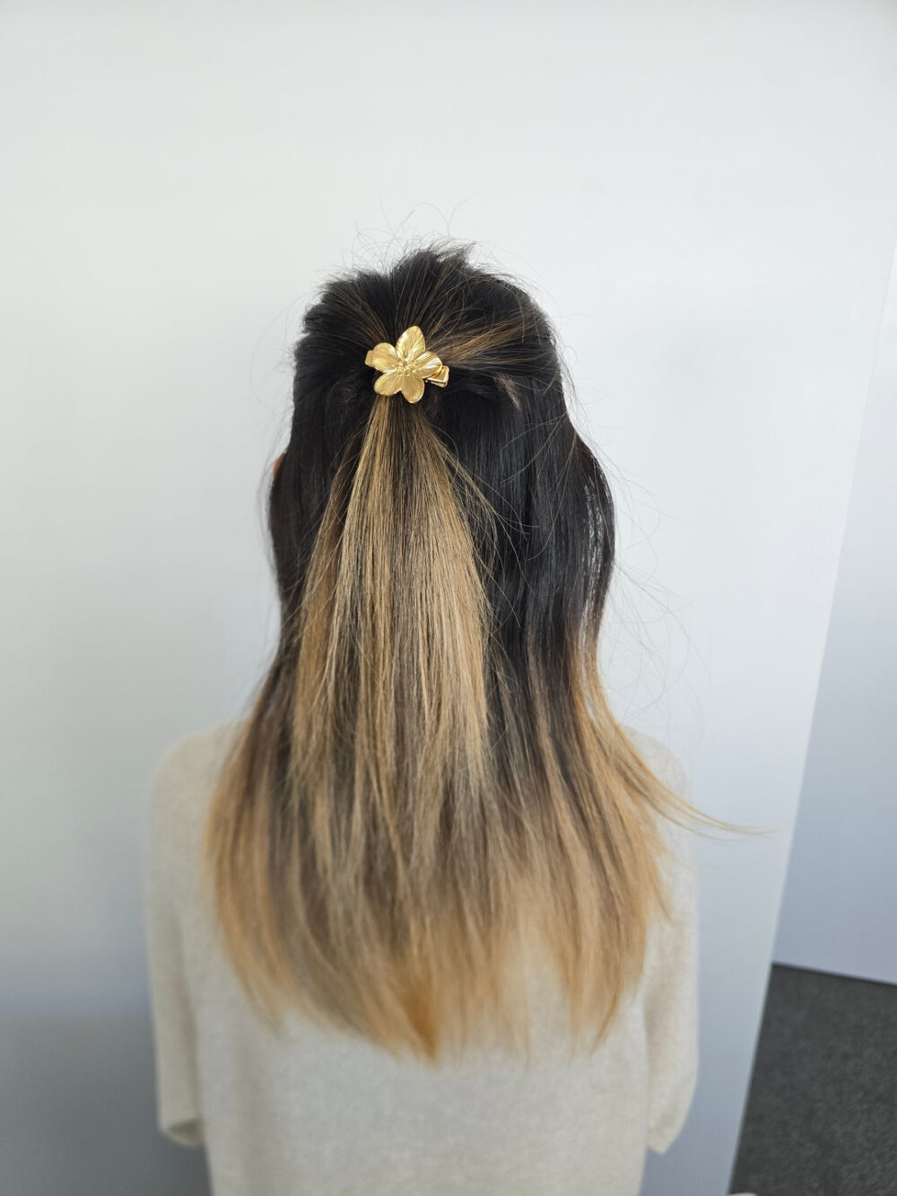 Flower hair clip set of 2 – Image 3