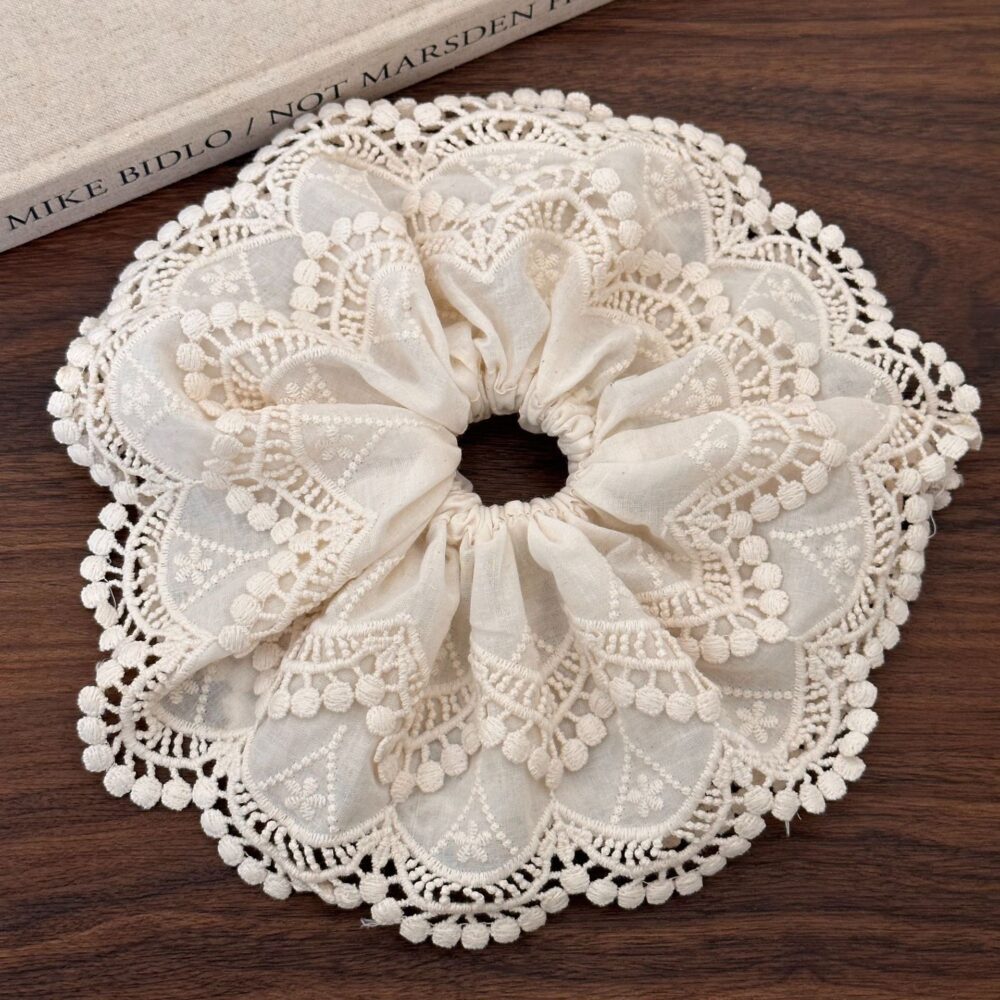 Ensemble en Dentelle Chouchou et Hair Bow – Image 2