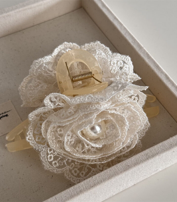White Dentelle Française Hair Claw