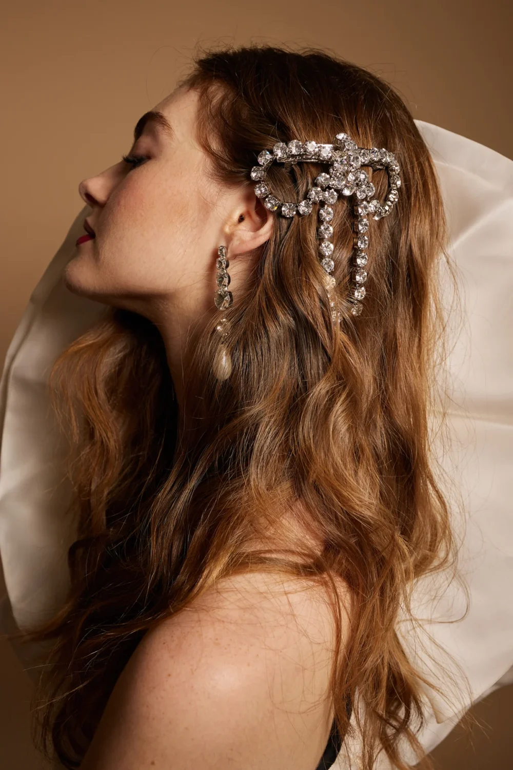 Kamala Crystal Bow – Image 4