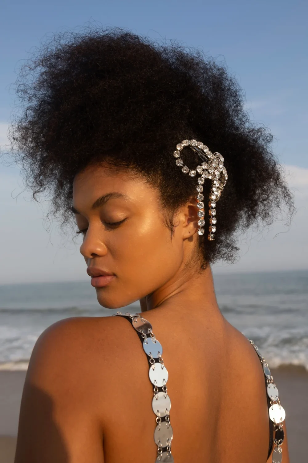 Kamala Crystal Bow – Image 7